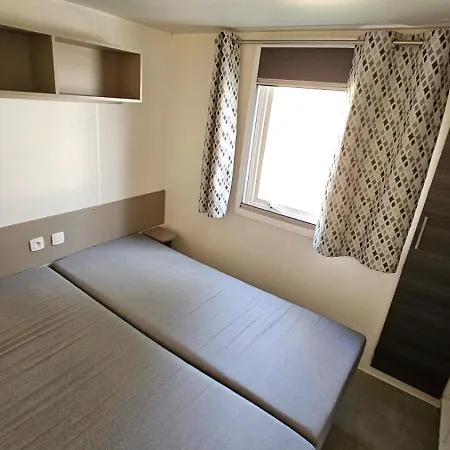 Mh T14 Entre Pins Et Ocean 2 Et 2 Salles De Bain Dans 4 Etoiles Campingplatz