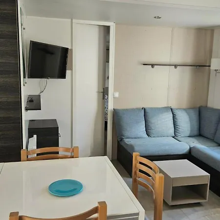 Campingplatz Mh T14 Entre Pins Et Ocean 2 Et 2 Salles De Bain Dans 4 Etoiles Saint-Julien-en-Born