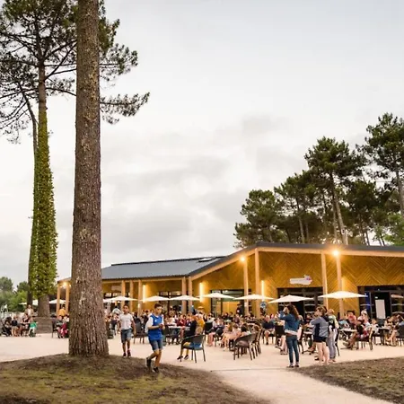 Campingplatz Mh T14 Entre Pins Et Ocean 2 Et 2 Salles De Bain Dans 4 Etoiles Saint-Julien-en-Born